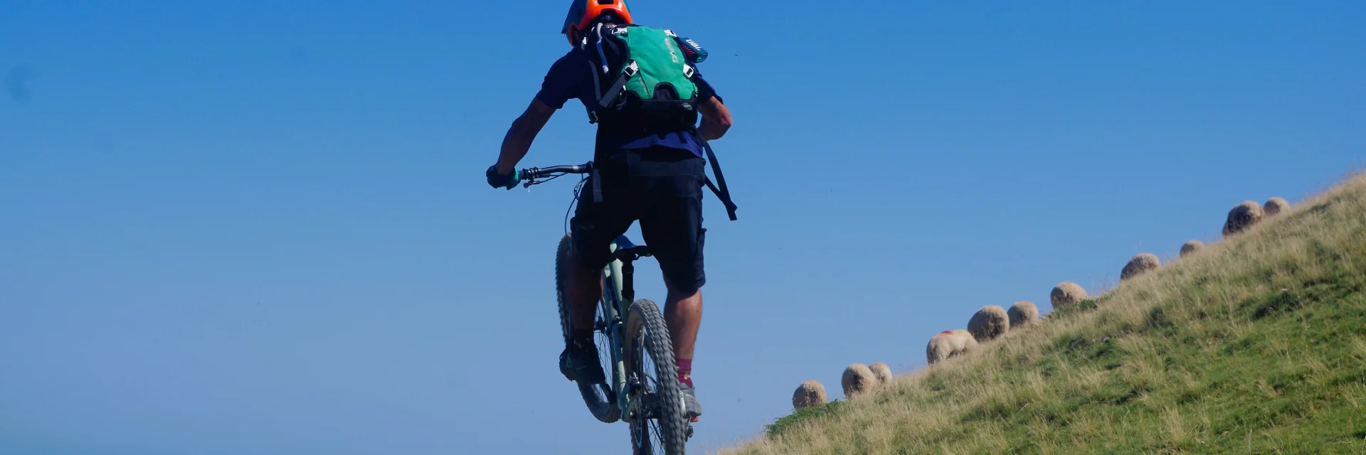 En été, le Bike Park de La Pierre Saint-Martin vous promet des moments sportifs, face à un rare panorama