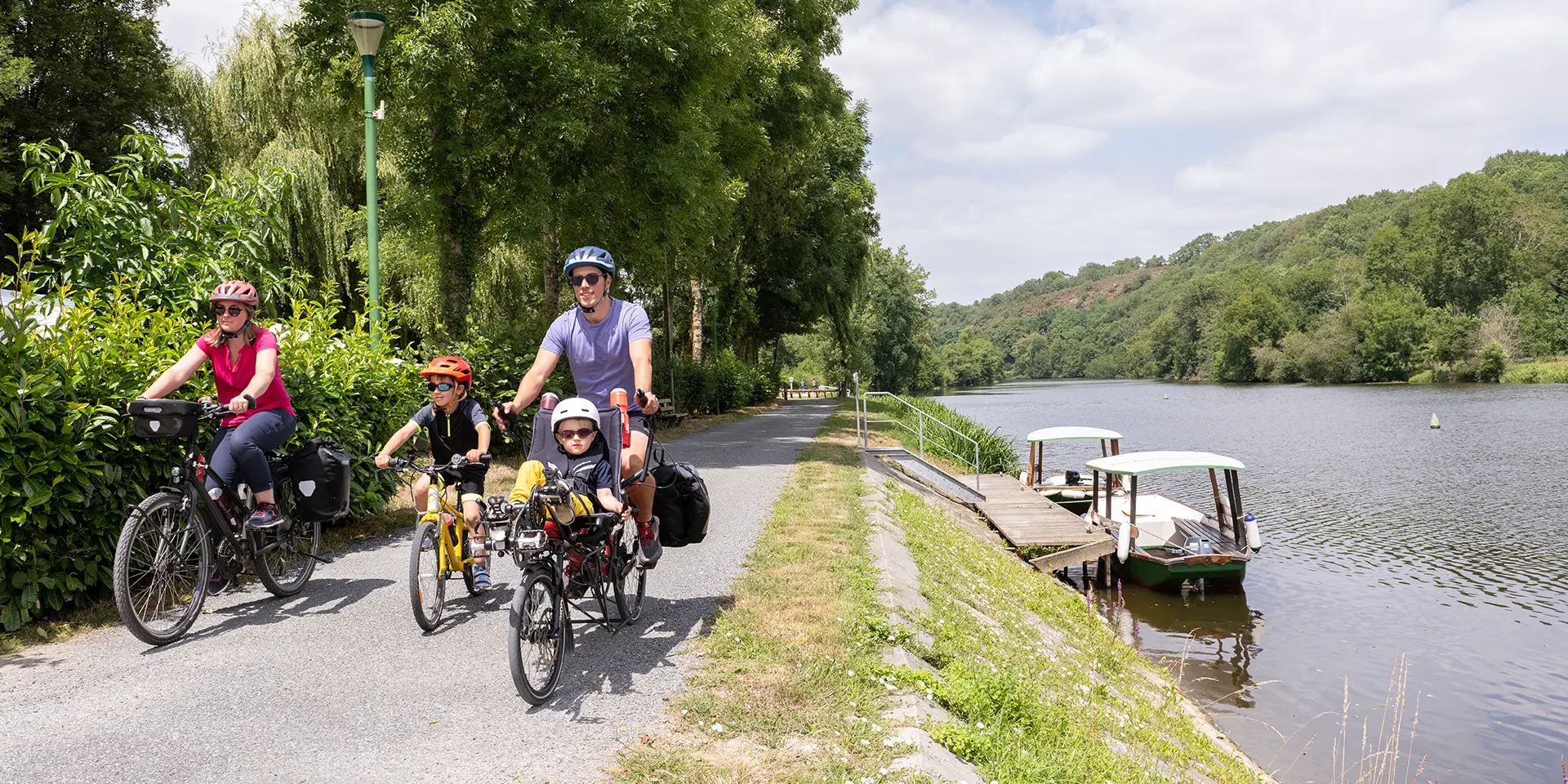 Balade A Velo Sur Le Chemin De Halage