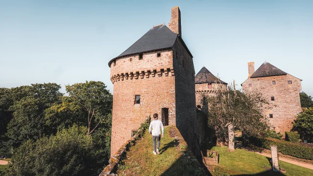 Chateau De Lassay Cp Lezbroz Teddy Verneuil Mayenne Tourisme 8183