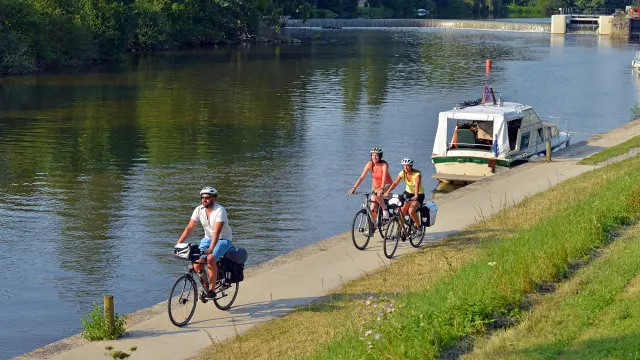 Montgiroux, V43, dep53, Pays-de-la-Loire, France