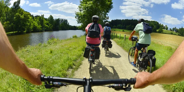 Velo Francette Velo Francette La Mayenne Riviere L Huisserie Cp Pascal Beltrami Mayenne Tourisme