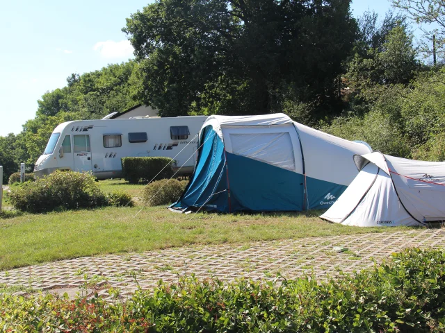 Camping-Coupeau-003Laval-Tourisme.jpg