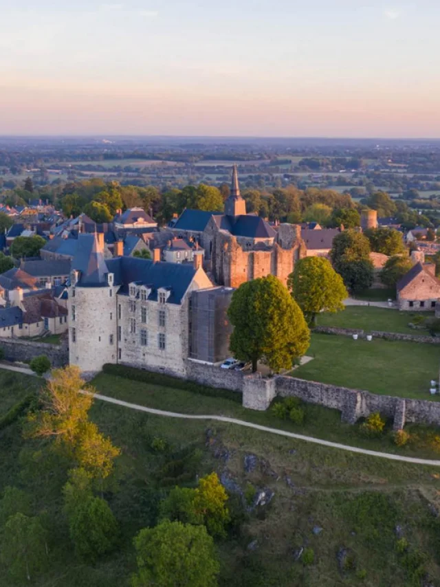 Sainte Suzanne Les Droners Claire Arthur