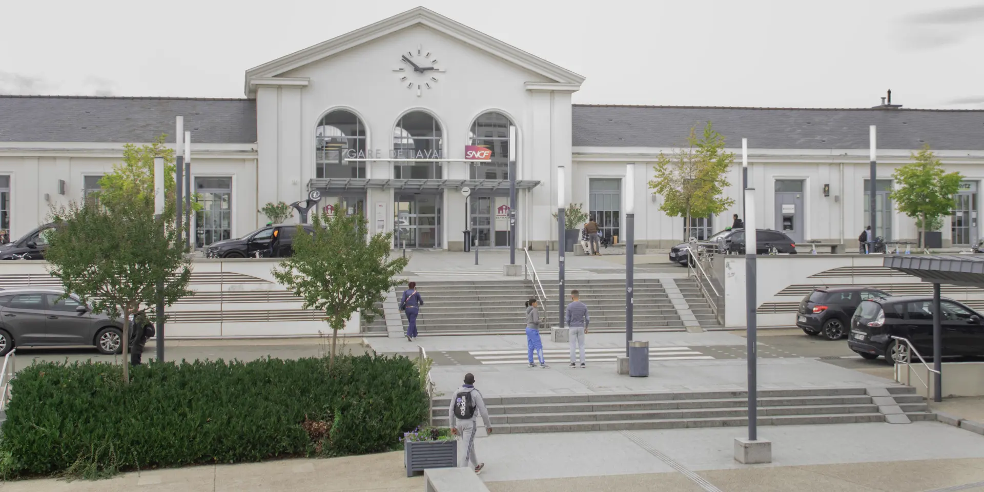 Gare De Laval 3 Pcg