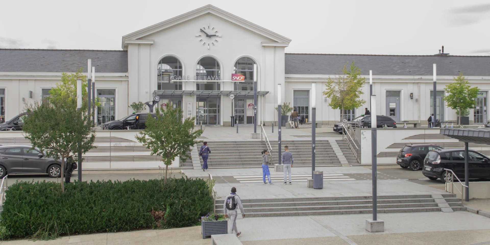 Gare De Laval 3 Pcg