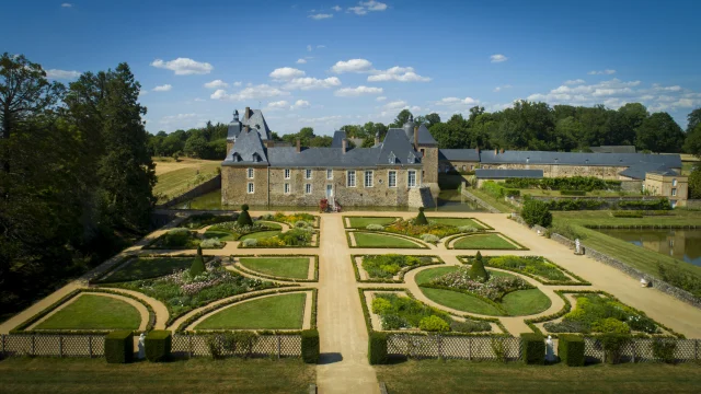 Chateau_des_Arcis-Meslay-du-Maine-CP-Pascal_BELTRAMI_-_Mayenne_Tourisme1.jpg