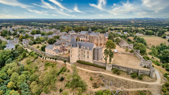 Sainte-Suzanne-Sainte-Suzanne_-_Chammes-CP-MediasPro360-1920px.jpg