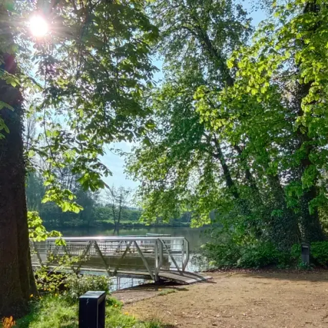 3253e2fc 1ed0 4880 B90a B8ad70e8535b