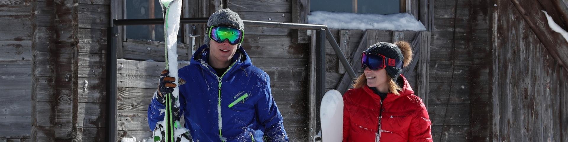 Paar skiërs bij Le Collet