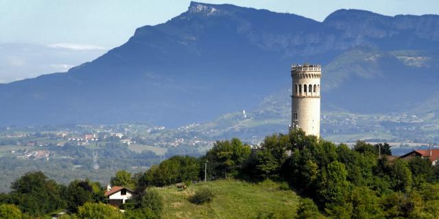 Vue du hameau et des Bauges