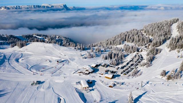 Station du Collet en hiver sous la neige