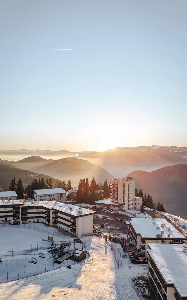 Hébergements du Collet au coucher de soleil.