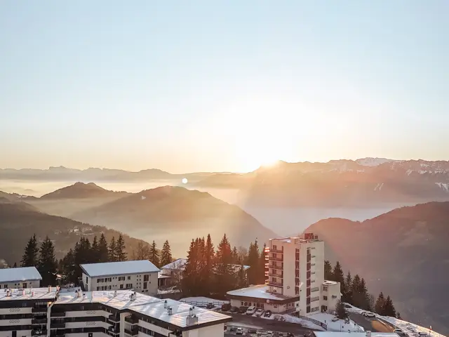 Hébergements du Collet au coucher de soleil.