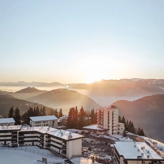 Hébergements du Collet au coucher de soleil.