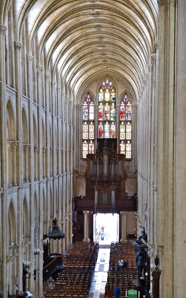 eu-collgiale-notre-dame-003.jpg