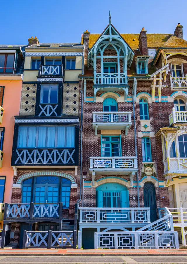 Dans les rues de la station balnéaire de Mers-les-Bains