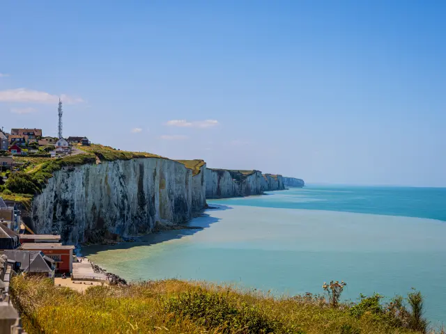 Vue sur la mer et la plage du haut des falaises de Ault