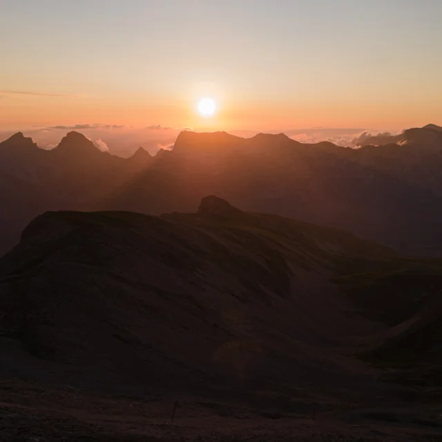 Coucher de soleil sur les montagnes du Dévoluy, dans les Hautes Alpes