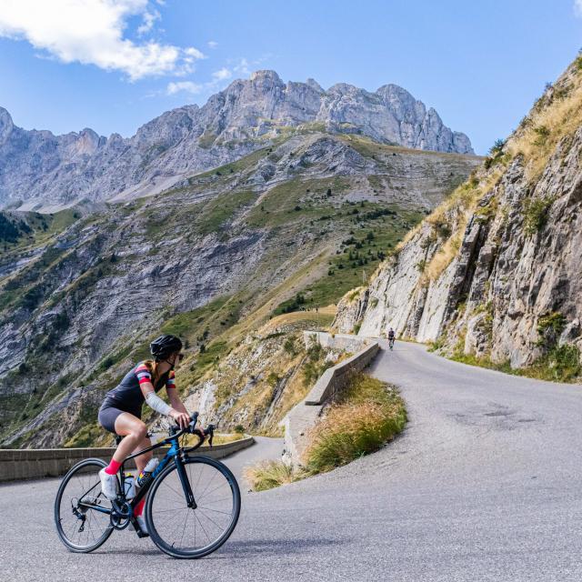 Montée en vélo au col du Noyer dans les Hautes Alpes
