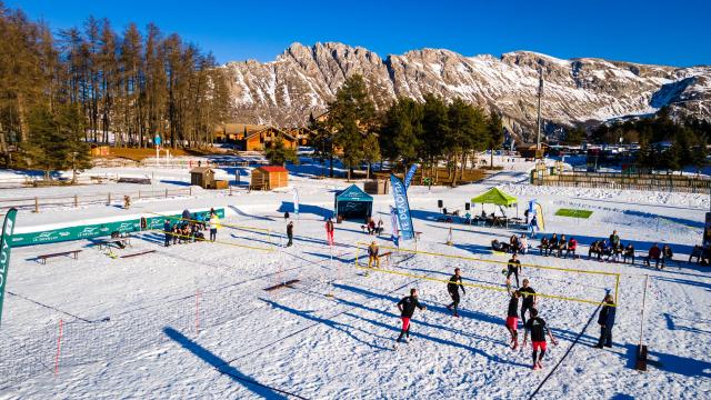 Hiver_Evenements_Open-de-Snow-Volley-©OT-Le-Devoluy-31-12-2021-6.jpg