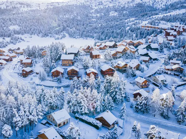Hiver Ambiance Stations Chalets Enneigés La Joue Du Loup