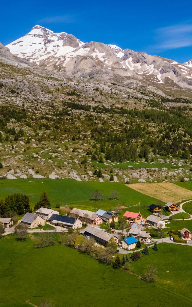 Eté_Villages_Lachaup ©OT Le Dévoluy_28 05 2021_drone_BD