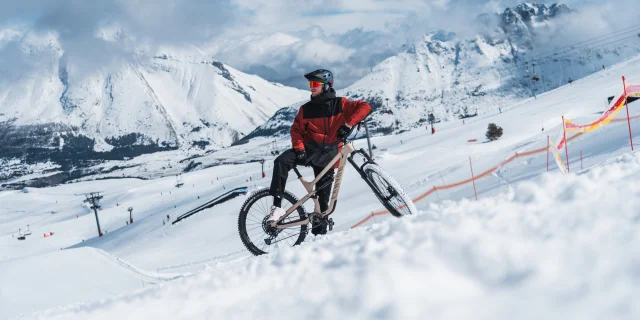 Loris Thibault sur le snowpark du Dévoluy