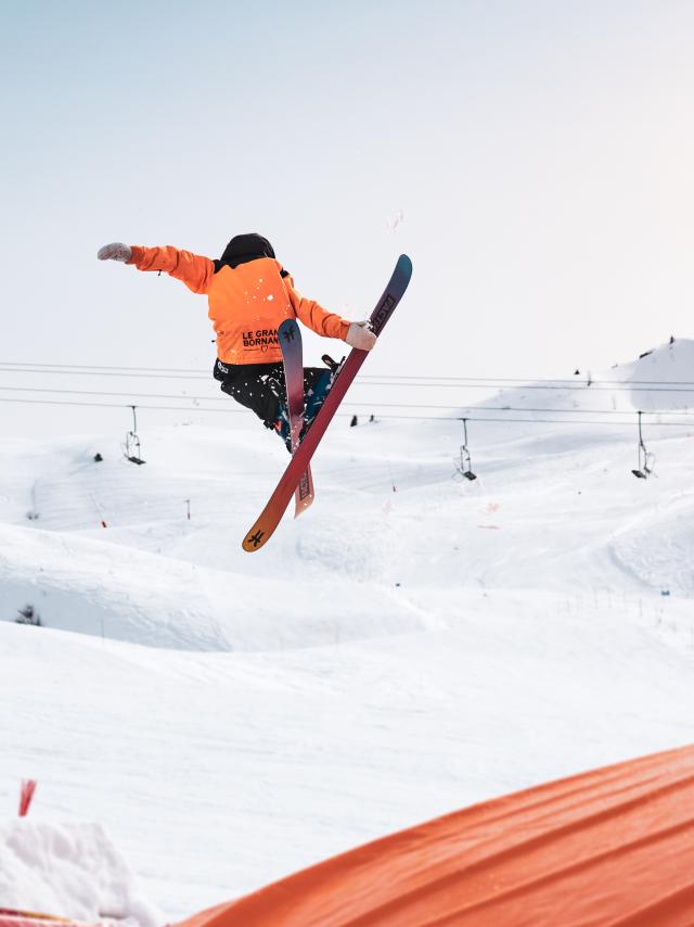 Sensations fortes garanties et freestyle sur le snowpark GB du domaine skiable