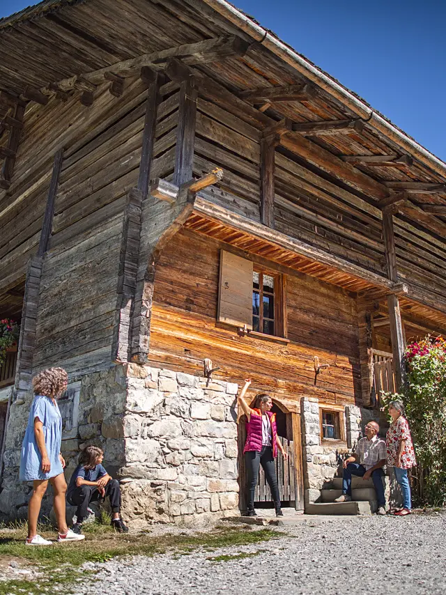 Visite guidée de la Maison du Patrimoine en été