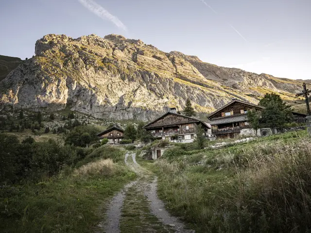 Les chalets Cuillery en été
