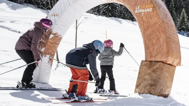 Ski En Famille Sur La Defi Mom 1775964 1