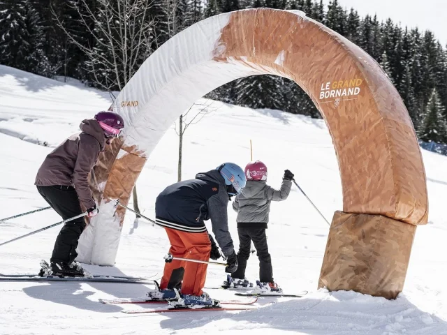 Ski En Famille Sur La Defi Mom 1775964 1