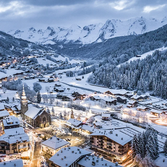 Le Grand-Bornand Village à la tombée de la nuit