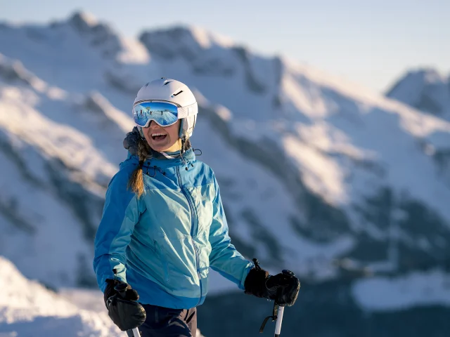 H22 Alpine skiing T.shu Le Grand Bornand Tourisme Dsf0454