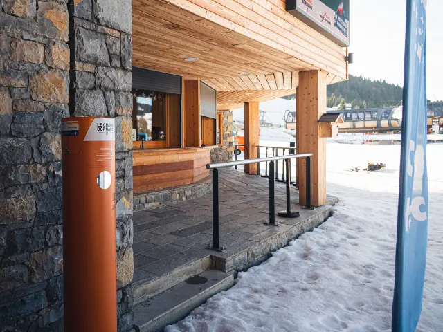 Sun'box : distributeur de crème solaire sur le domaine skiable alpin !
