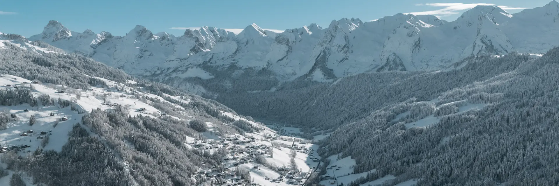 Vue aérienne du Village en hiver