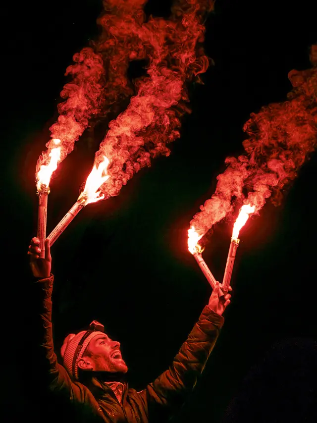 Dans l'objectif de Tilby Vattard à l'occasion de la Fête de la Montagne, du 14 juillet 2026 - éclairage de la chaîne des Aravis