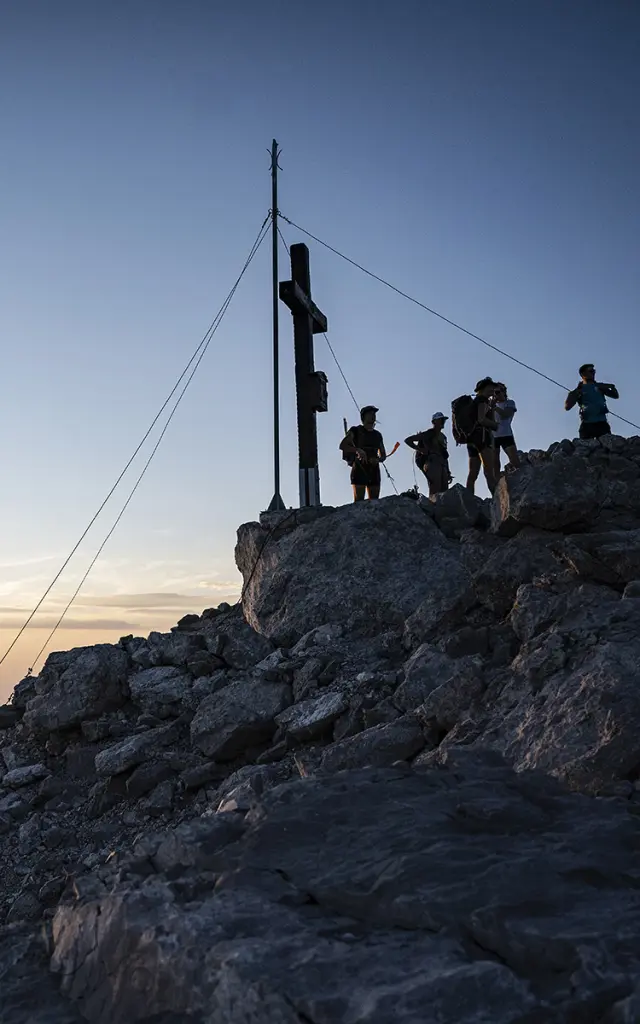 Dans l'objectif de Tilby Vattard à l'occasion de la Fête de la Montagne, du 14 juillet 2026 - éclairage de la chaîne des Aravis