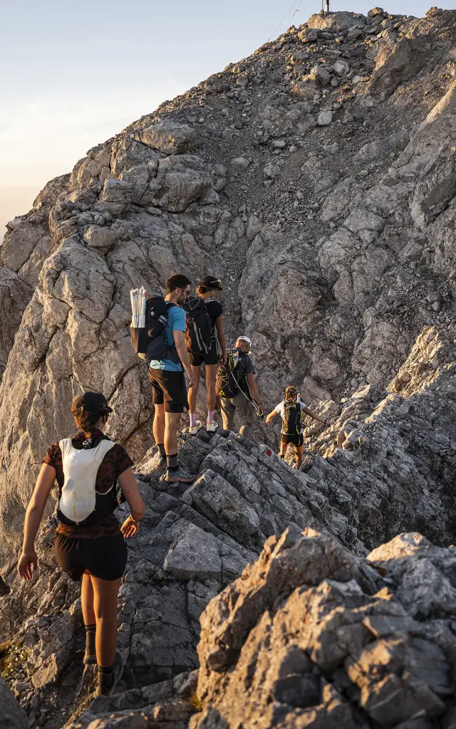 Dans l'objectif de Tilby Vattard à l'occasion de la Fête de la Montagne, du 14 juillet 2026 - éclairage de la chaîne des Aravis