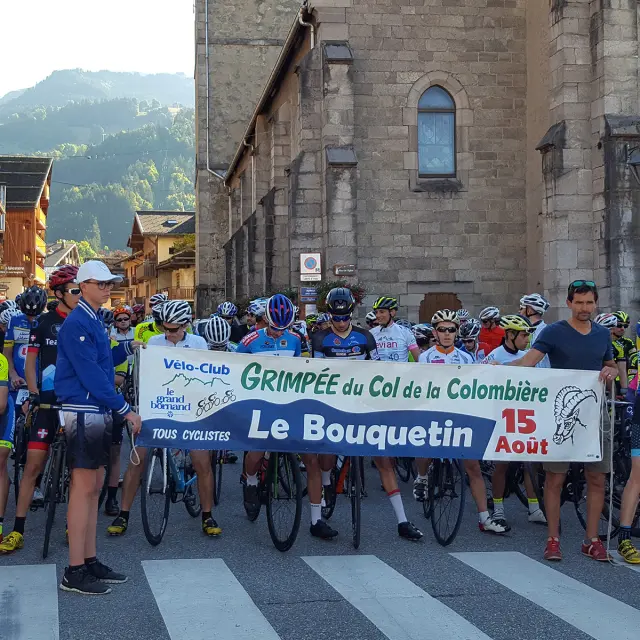 Grimpée cycliste Le Bouquetin jusqu'au col de la Colombière - Top départ