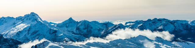 Panorama des Deux-Alpes depuis l'arrivée du Jandri express à 3200 m