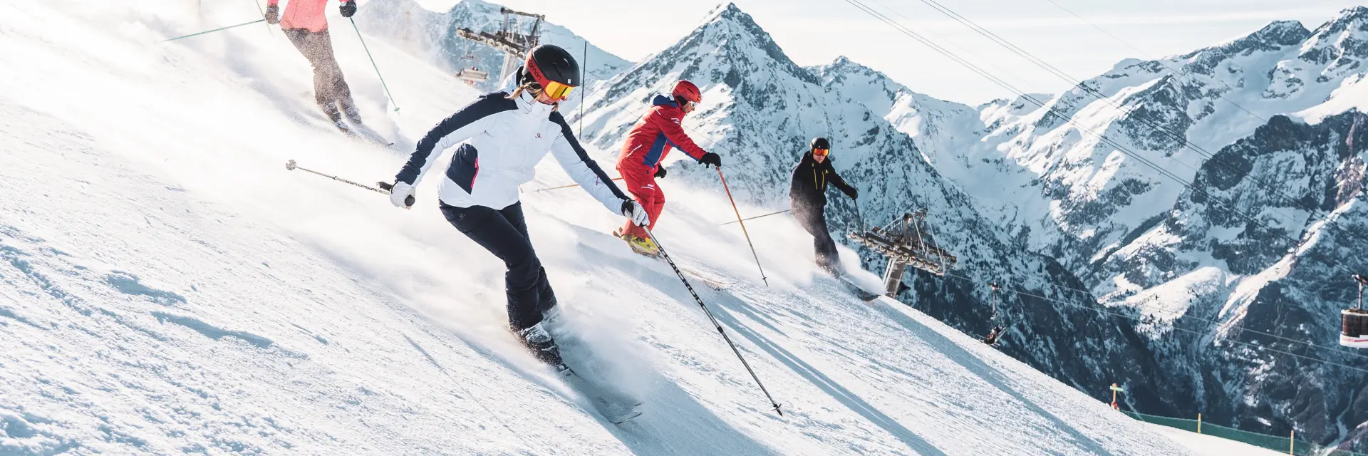 Ski en groupe encadré par moniteur lors d'un séjour aux Deux-Alpes