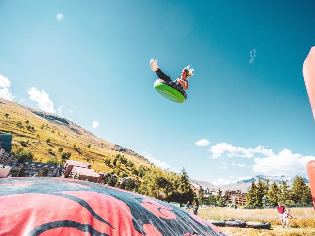 airbag-femme-les2alpes-ete.jpg