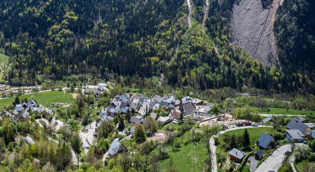 le-petit-village-de-venosc-veneon.jpg