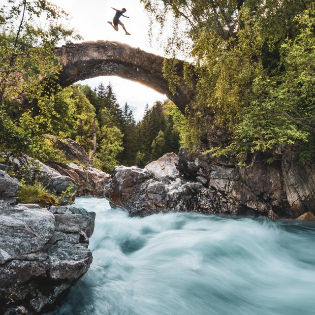 trail-veneon.jpg