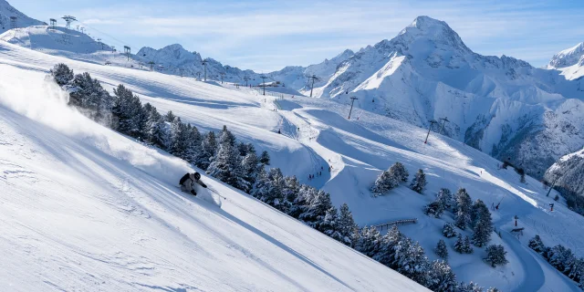 ski-Les-2-Alpes-en-hiver.jpg