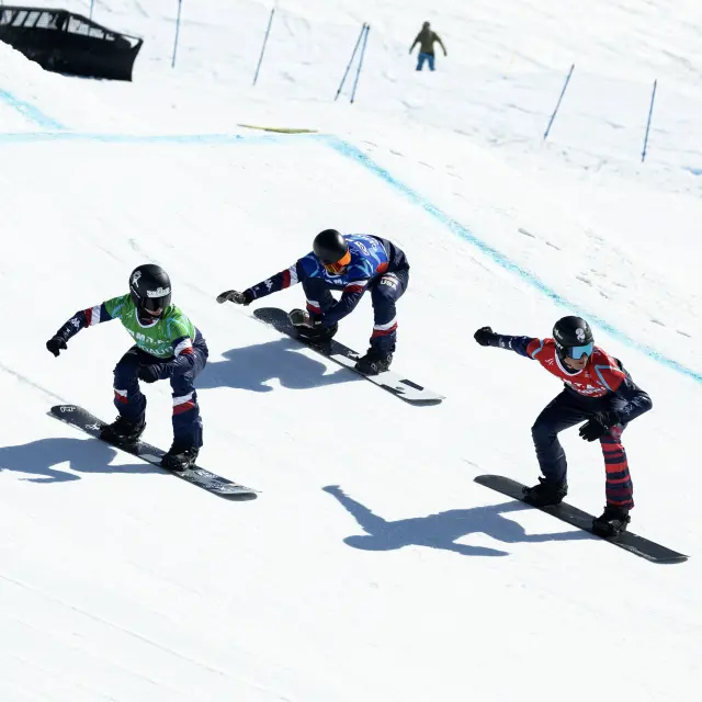 Aidan-Chollet-Ambassadeur-Snowboard-Cross-Les-2-Alpes-9.jpeg