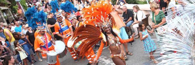 Les Grimaldines Dans Les Rues Festival Golfe De Saint Tropez (24)
