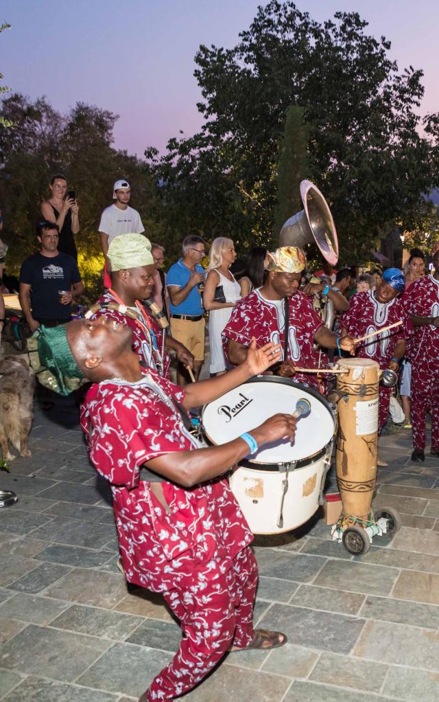Les Grimaldines Dans Les Rues Festival Golfe De Saint Tropez (6)