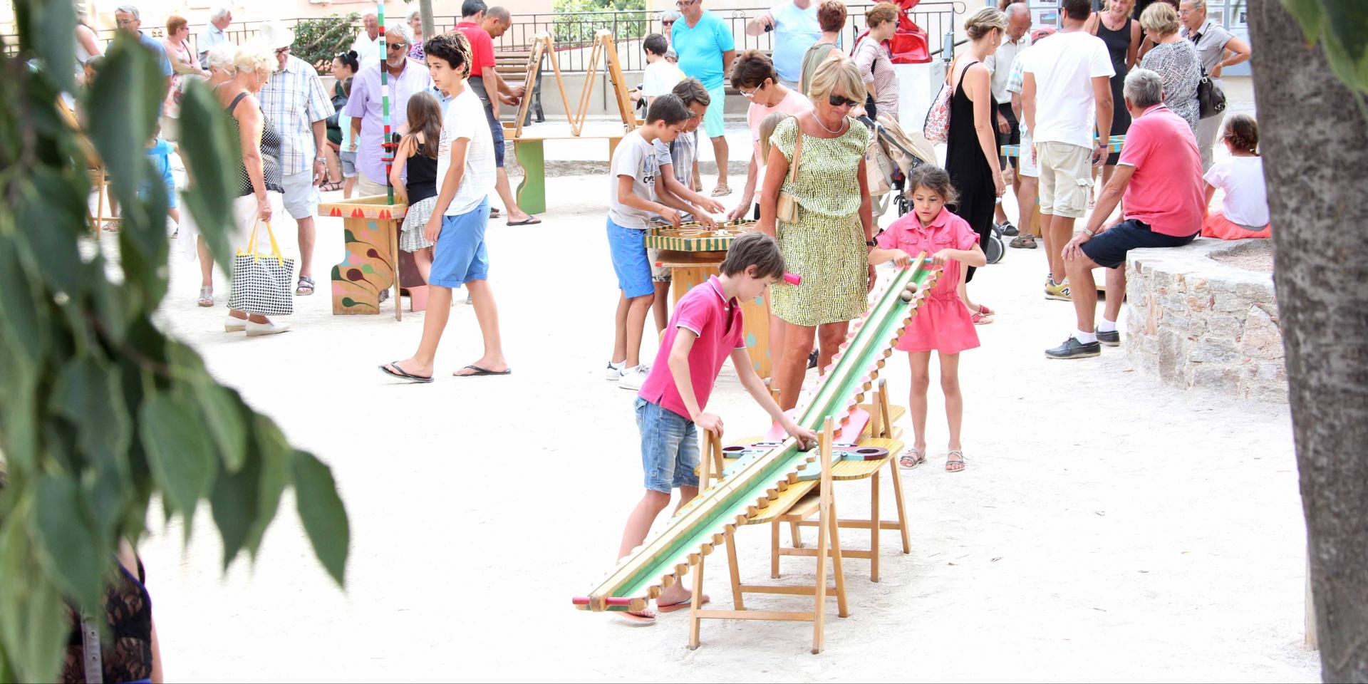 Les Grimaldines Dans Les Rues Festival Golfe De Saint Tropez (8)